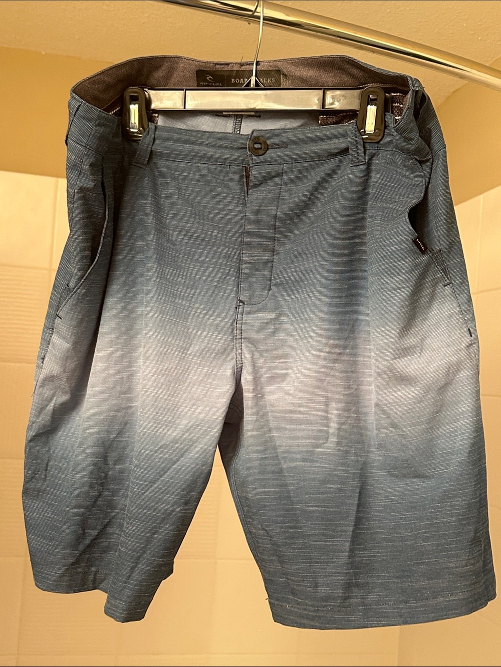 Rip Curl Men's Blue Ombre Flat-Front Shorts vintage